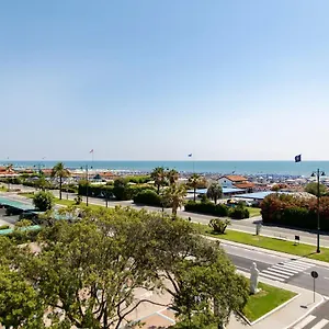Grand 4*, Forte dei Marmi Italien
